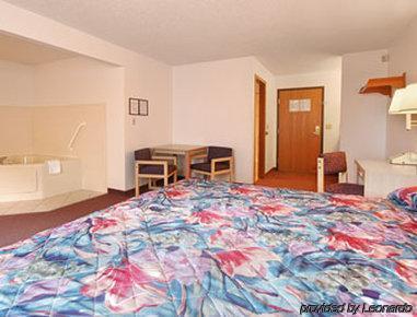 Super 8 By Wyndham Walnut Hotel Room photo