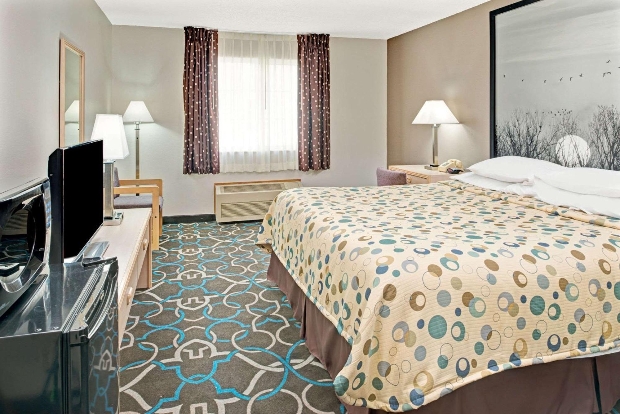Super 8 By Wyndham Walnut Hotel Exterior photo