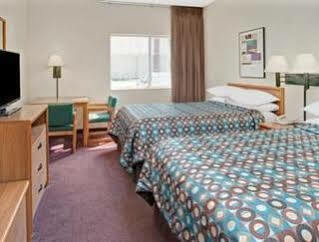 Super 8 By Wyndham Walnut Hotel Exterior photo